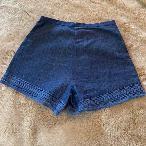 Three of Something Spectrum Short - Picture 6 of 6